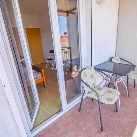 Oak Tree Pensionat Biograd Na Moru