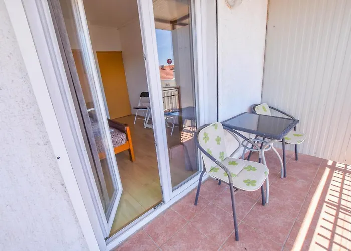 Oak Tree Гостевой дом Биоград-на-Мору