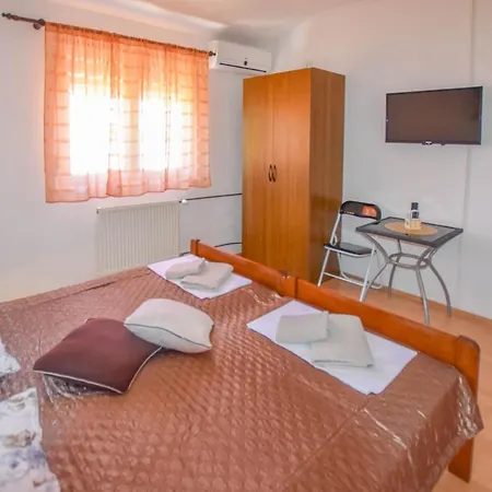 Oak Tree Guest house