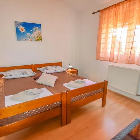 Guest house Oak Tree Biograd Na Moru